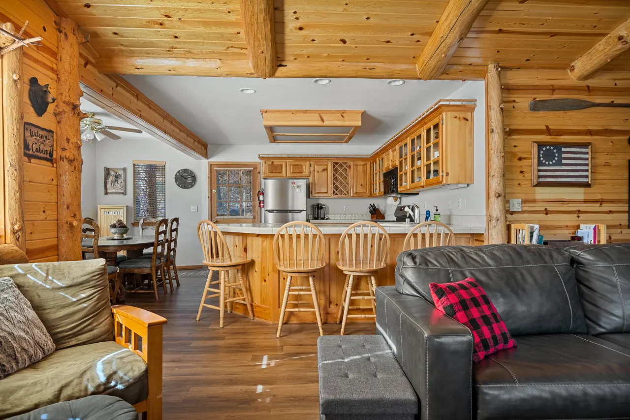 Peaceful Shady Bear, Hot Tub & Wood Fireplace 11