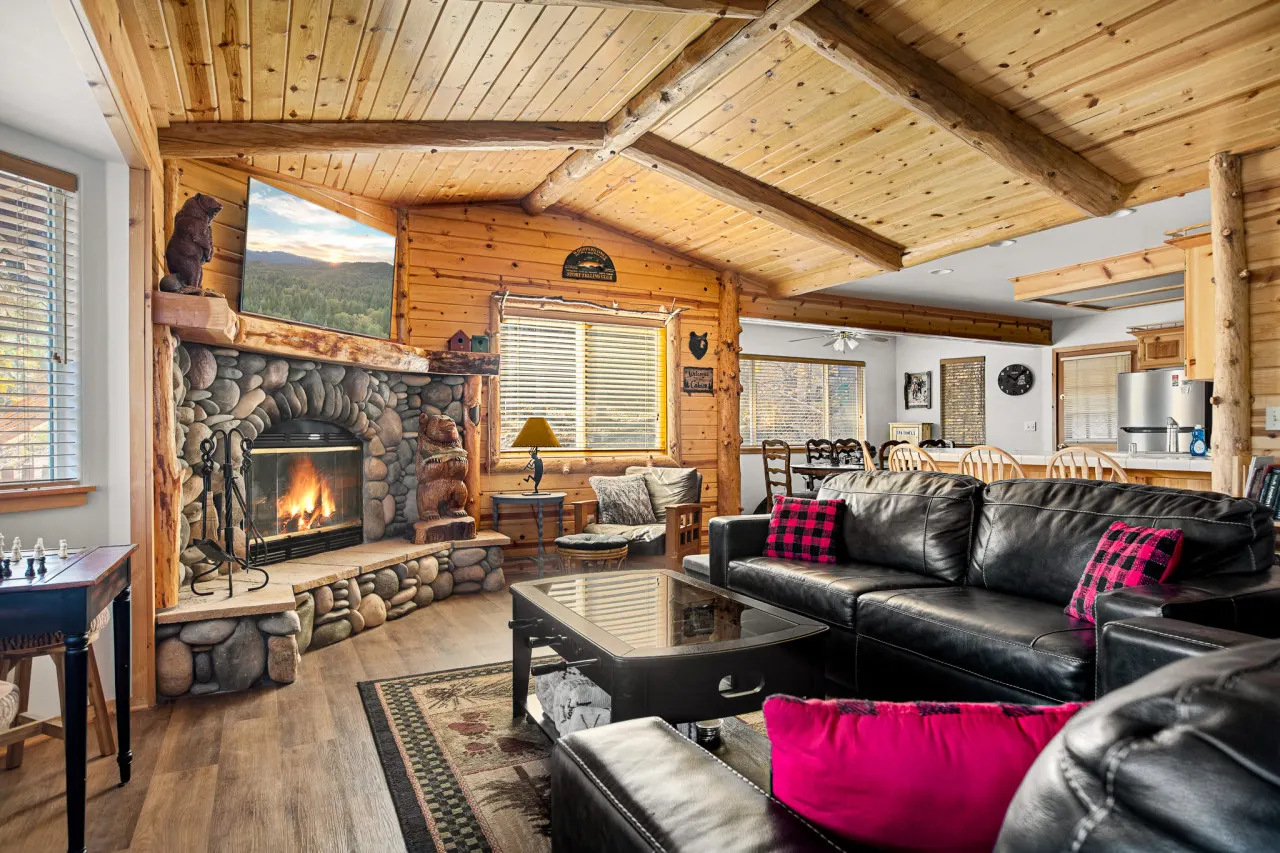 Peaceful Shady Bear, Hot Tub & Wood Fireplace 15