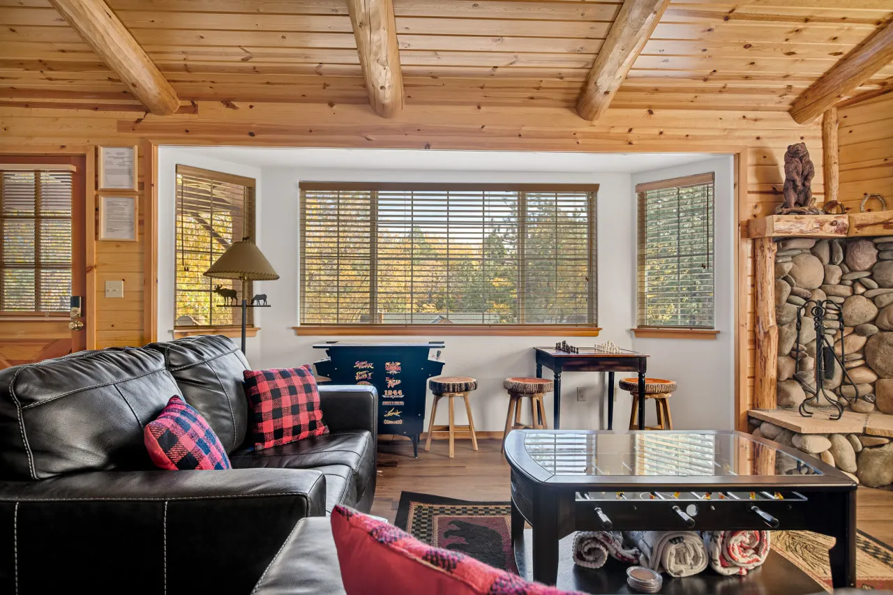 Peaceful Shady Bear, Hot Tub & Wood Fireplace 18