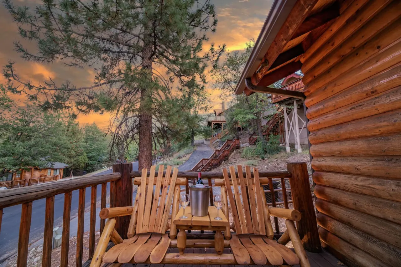 Peaceful Shady Bear, Hot Tub & Wood Fireplace — photo 3