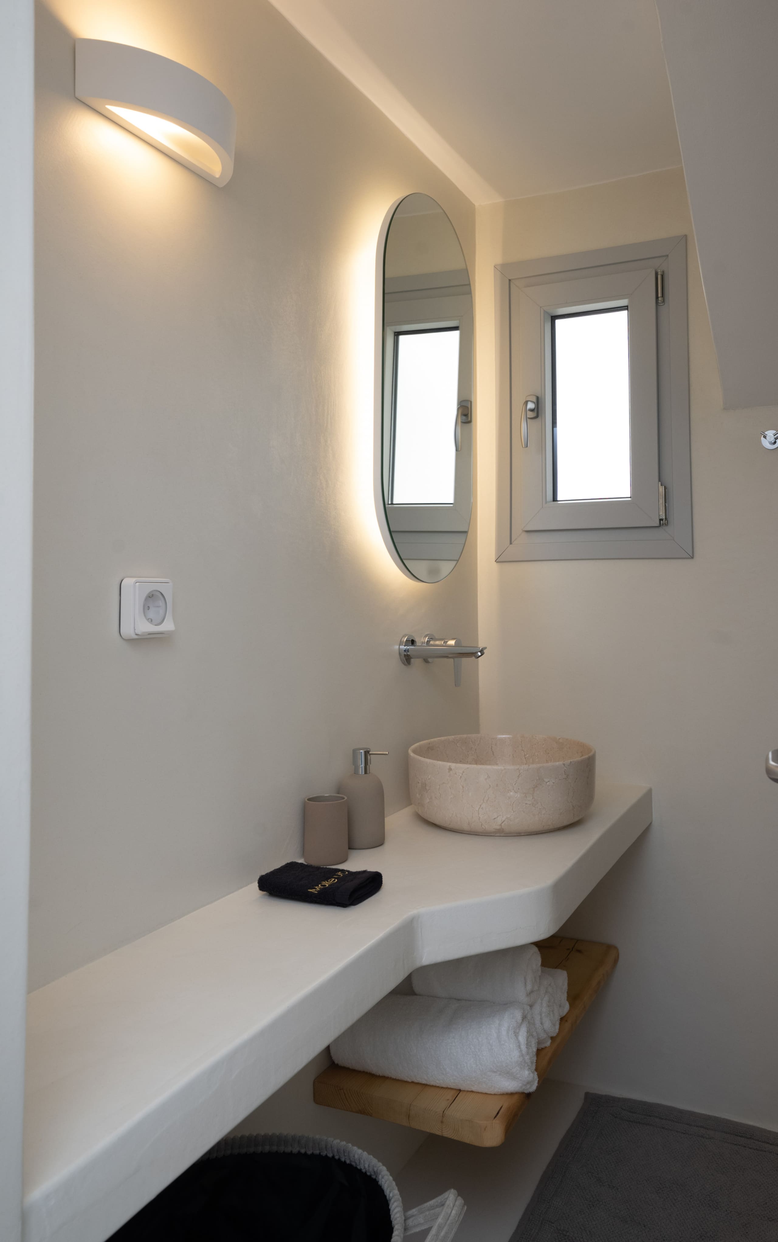 Helios Myconian Vision 2-Bedroom Villa shared pool 11