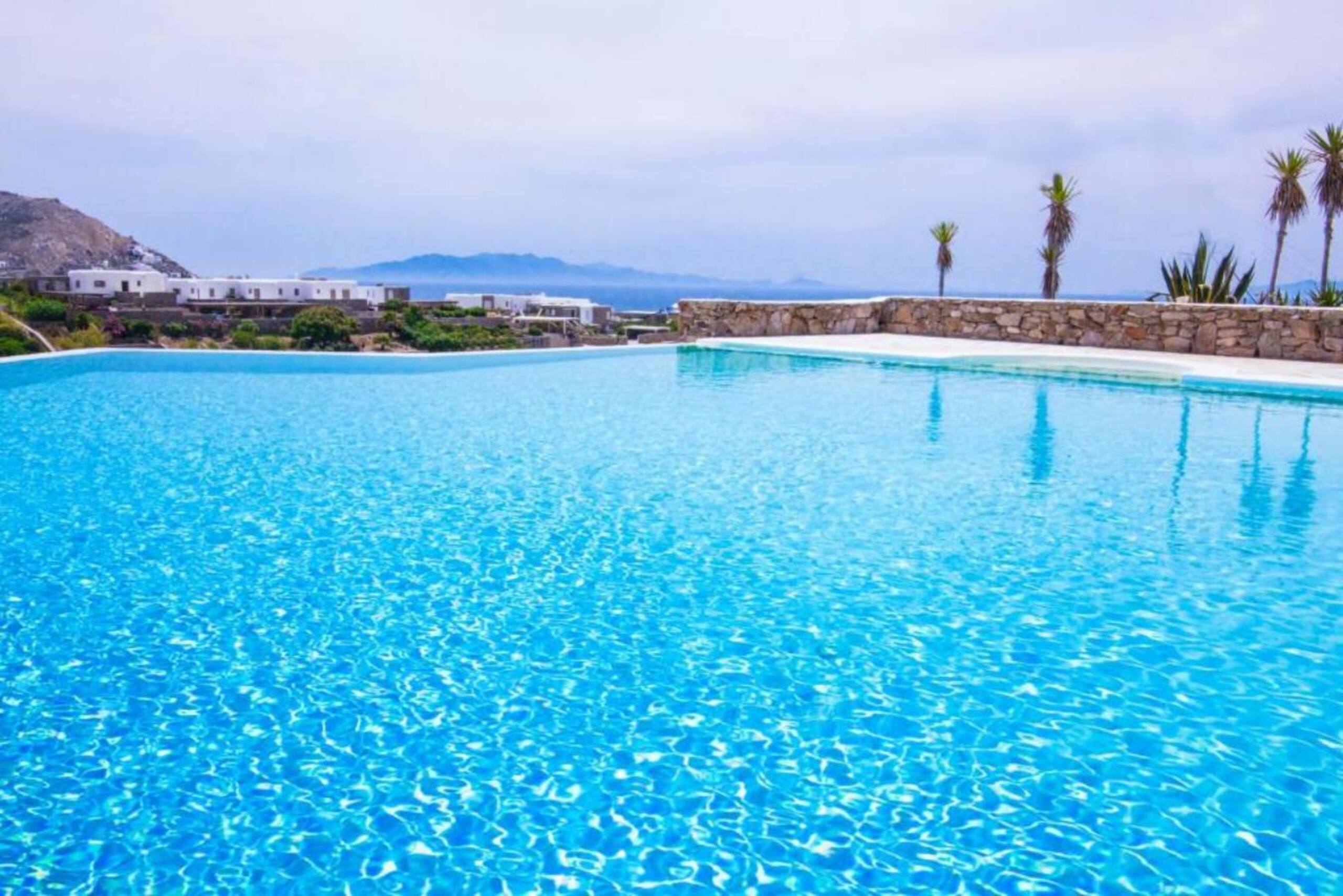 Helios Myconian Vision 2-Bedroom Villa shared pool 15