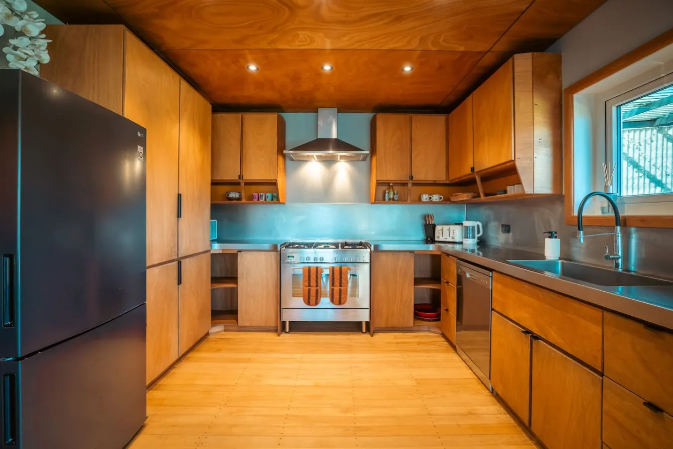 4 BRD Shirley family house - 10 mins drive to CBD 20