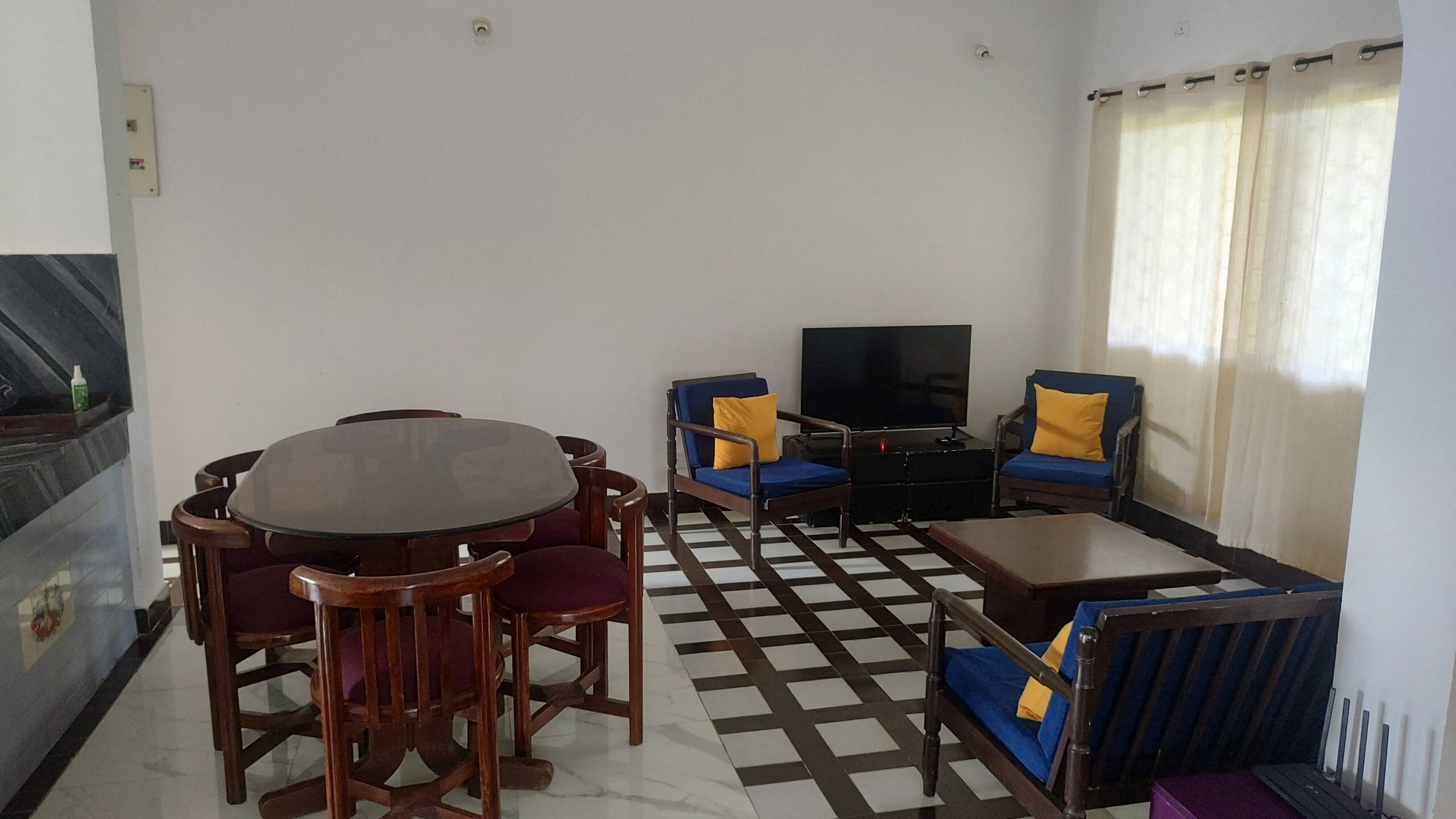 Central, Quiet 2bhk near Riverfront and Beach 8