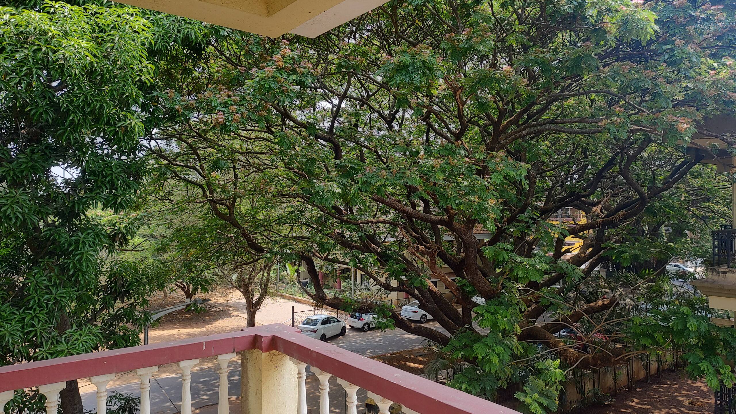 Central, Quiet 2bhk near Riverfront and Beach 13