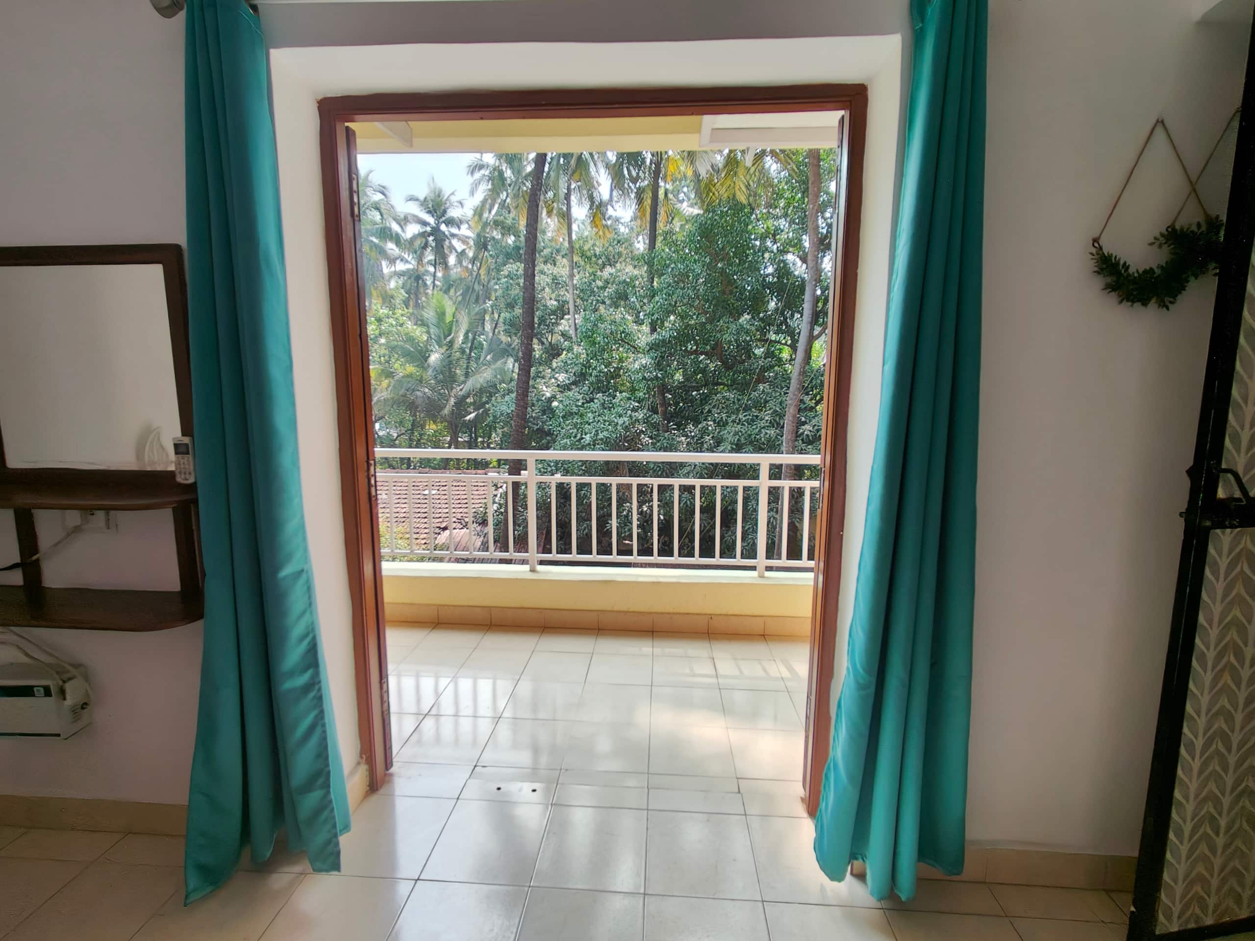 Laze-750 meters from Calangute Beach in a Resort 19