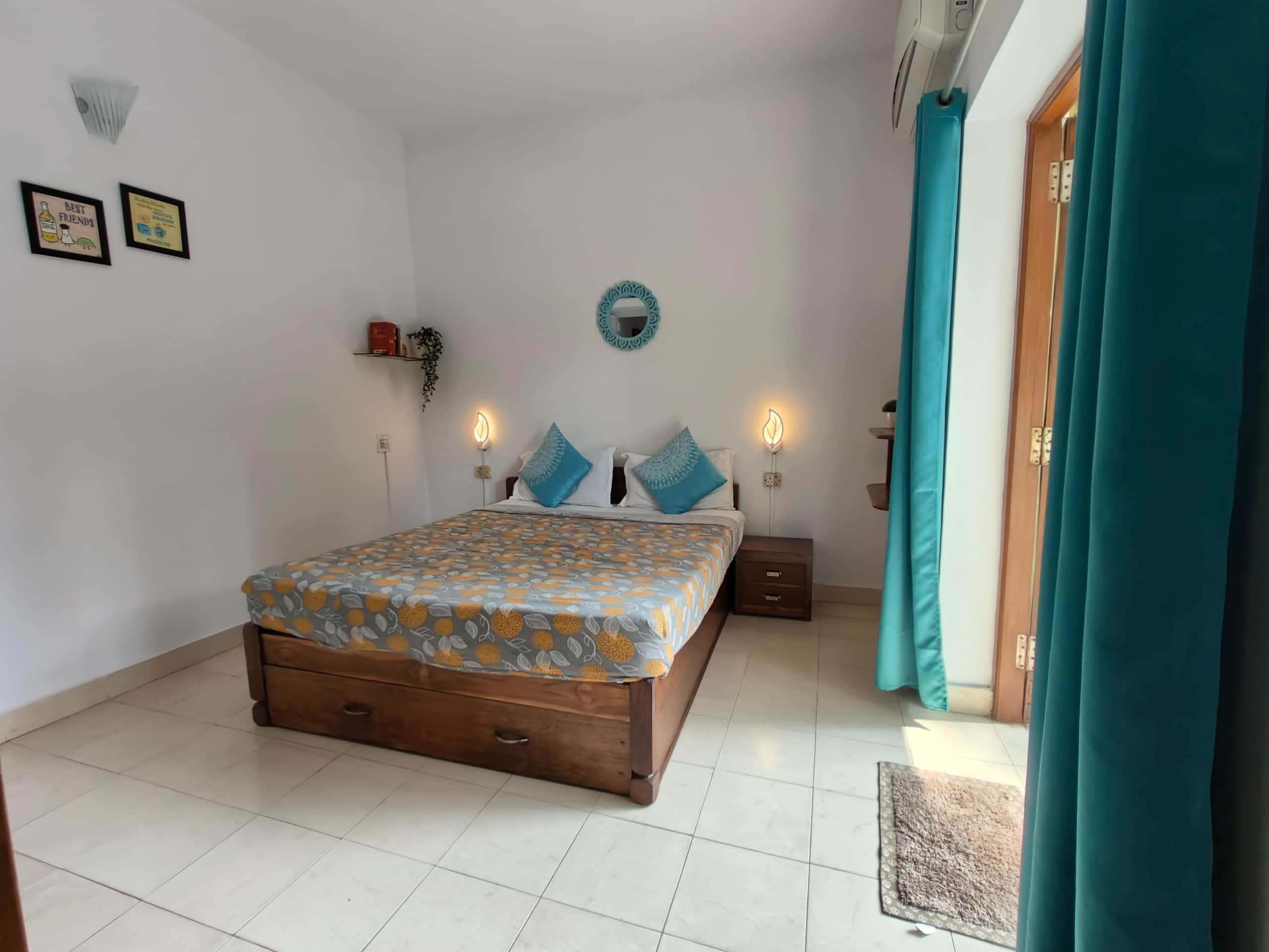 Laze-750 meters from Calangute Beach in a Resort 14