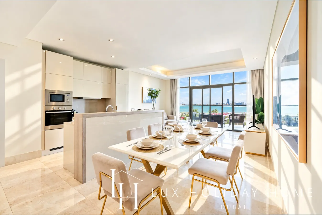 LUX The Elegant Palm Beach Suite 9