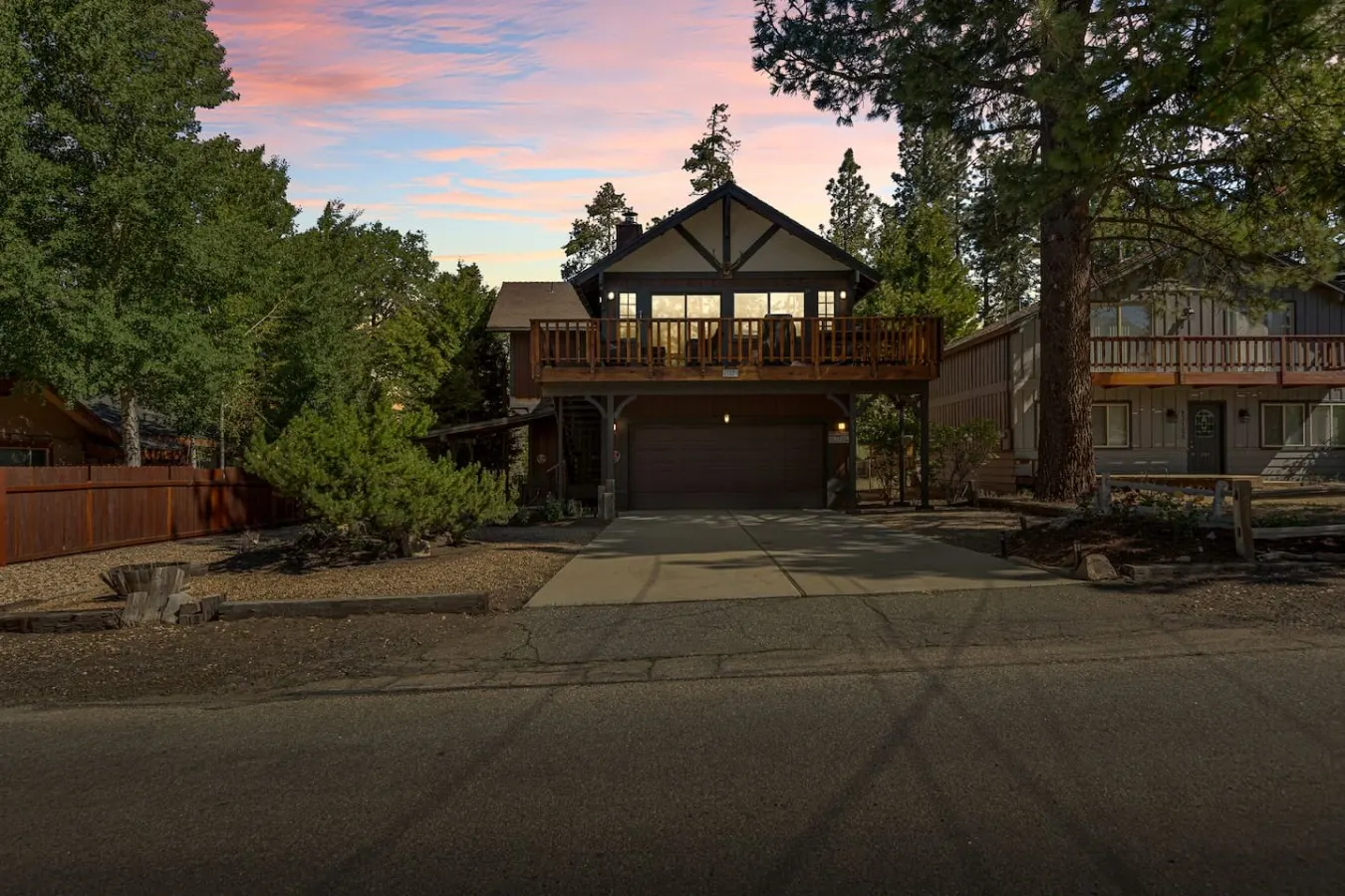 Double Black Diamond Walk to Bear MTN, Fireplace & Hot Tub 3