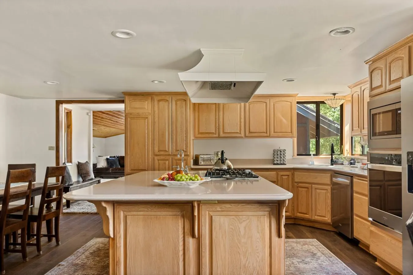 Double Black Diamond Walk to Bear MTN, Fireplace & Hot Tub 4