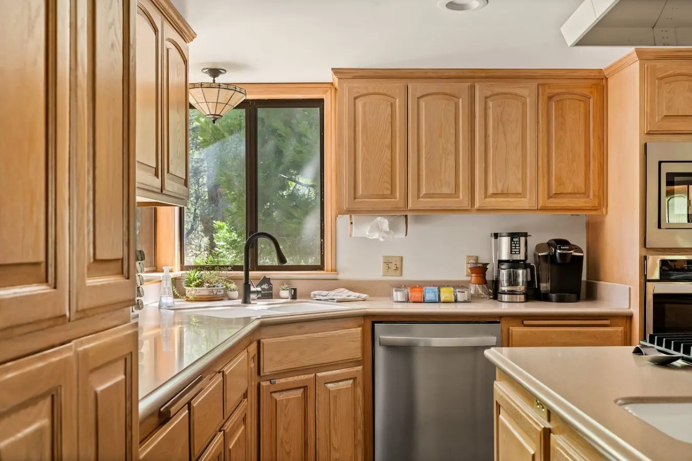 Double Black Diamond Walk to Bear MTN, Fireplace & Hot Tub 6