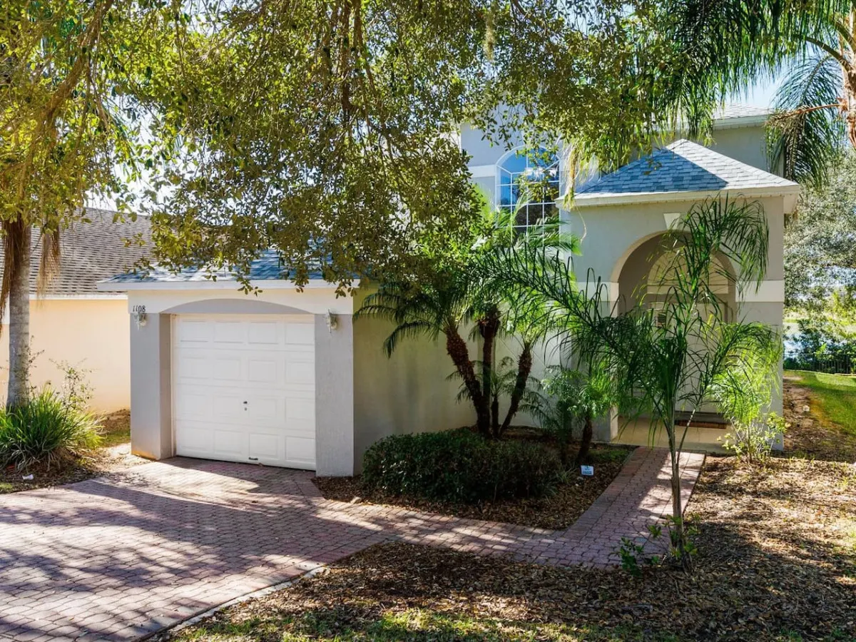 Lakefront 4-Bedroom Villa with Private Pool & Game Room – Between Disney & Legoland! 2