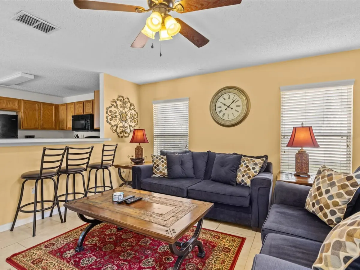 Lakefront 4-Bedroom Villa with Private Pool & Game Room – Between Disney & Legoland! 9