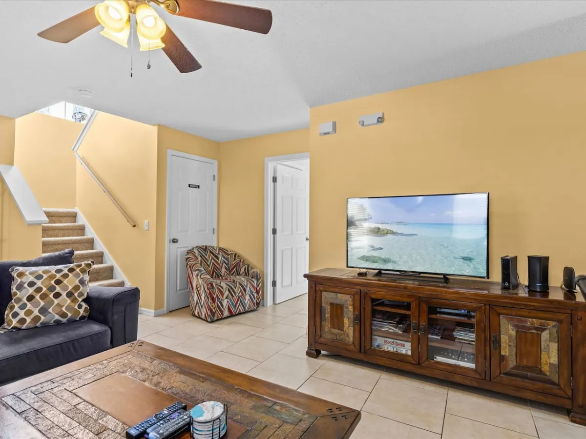 Lakefront 4-Bedroom Villa with Private Pool & Game Room – Between Disney & Legoland! 10