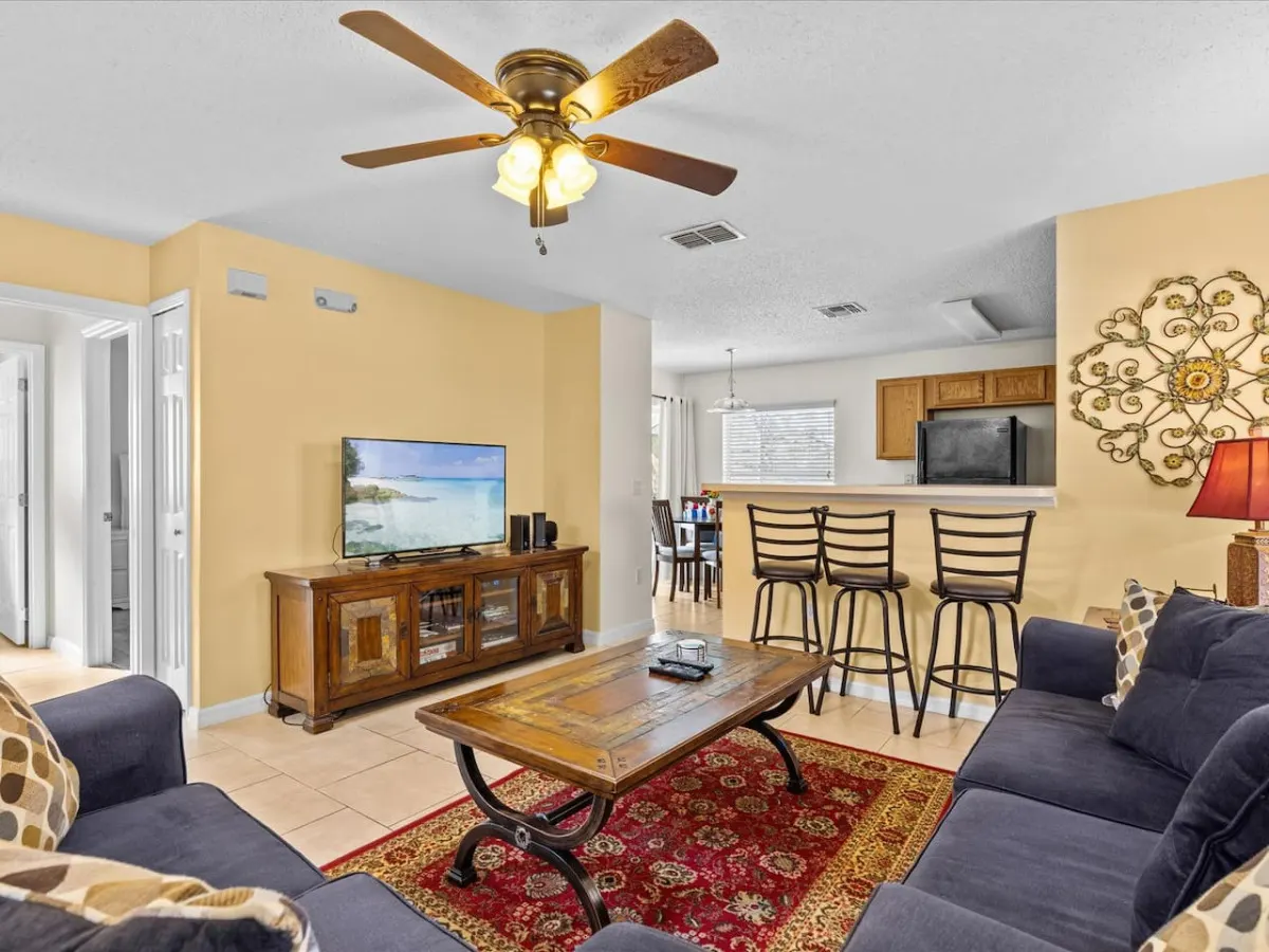 Lakefront 4-Bedroom Villa with Private Pool & Game Room – Between Disney & Legoland! 11