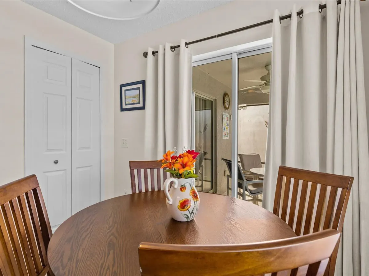 Lakefront 4-Bedroom Villa with Private Pool & Game Room – Between Disney & Legoland! 14