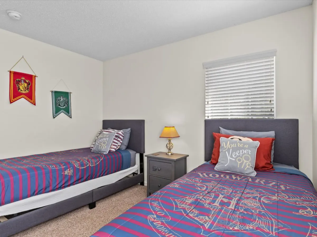 Lakefront 4-Bedroom Villa with Private Pool & Game Room – Between Disney & Legoland! 20