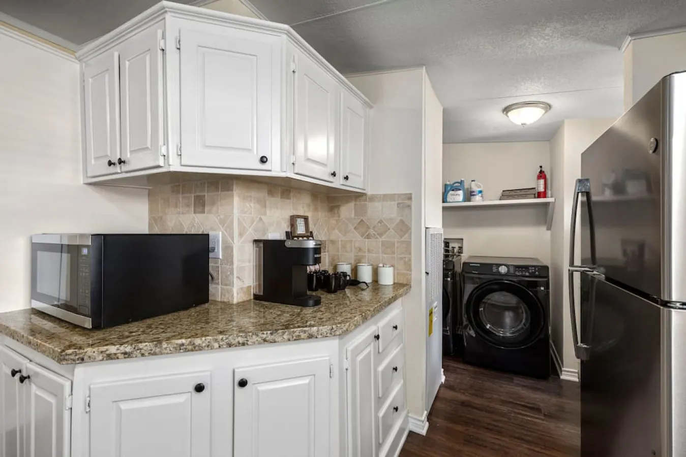 Accessible Conroe 3BR near Lake Conroe Sleeps 12, Fenced Yard 12