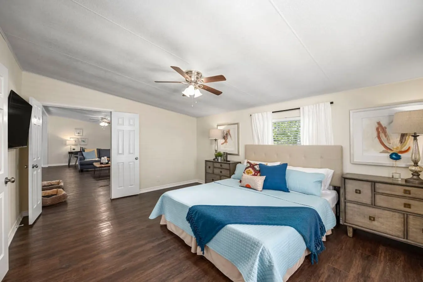 Accessible Conroe 3BR near Lake Conroe Sleeps 12, Fenced Yard 13