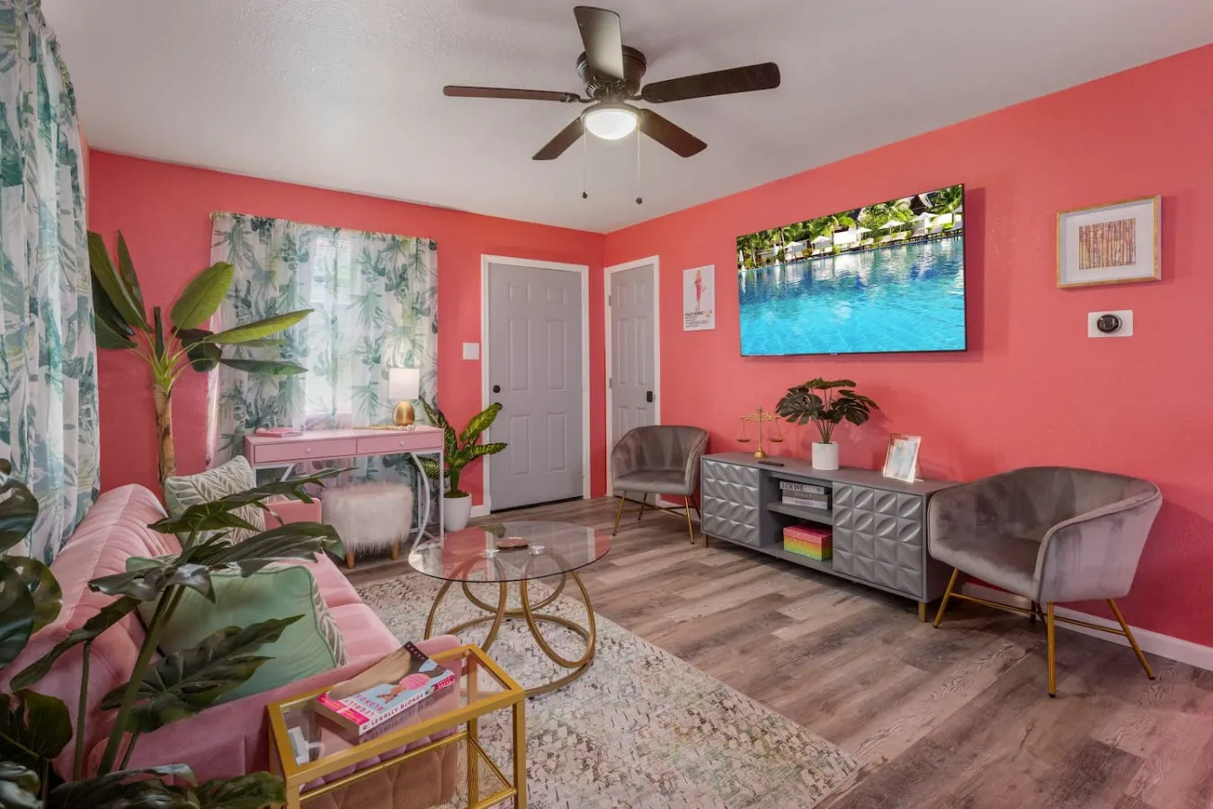 Blonde Bungalow! Near Old Town, Downtown, Airport