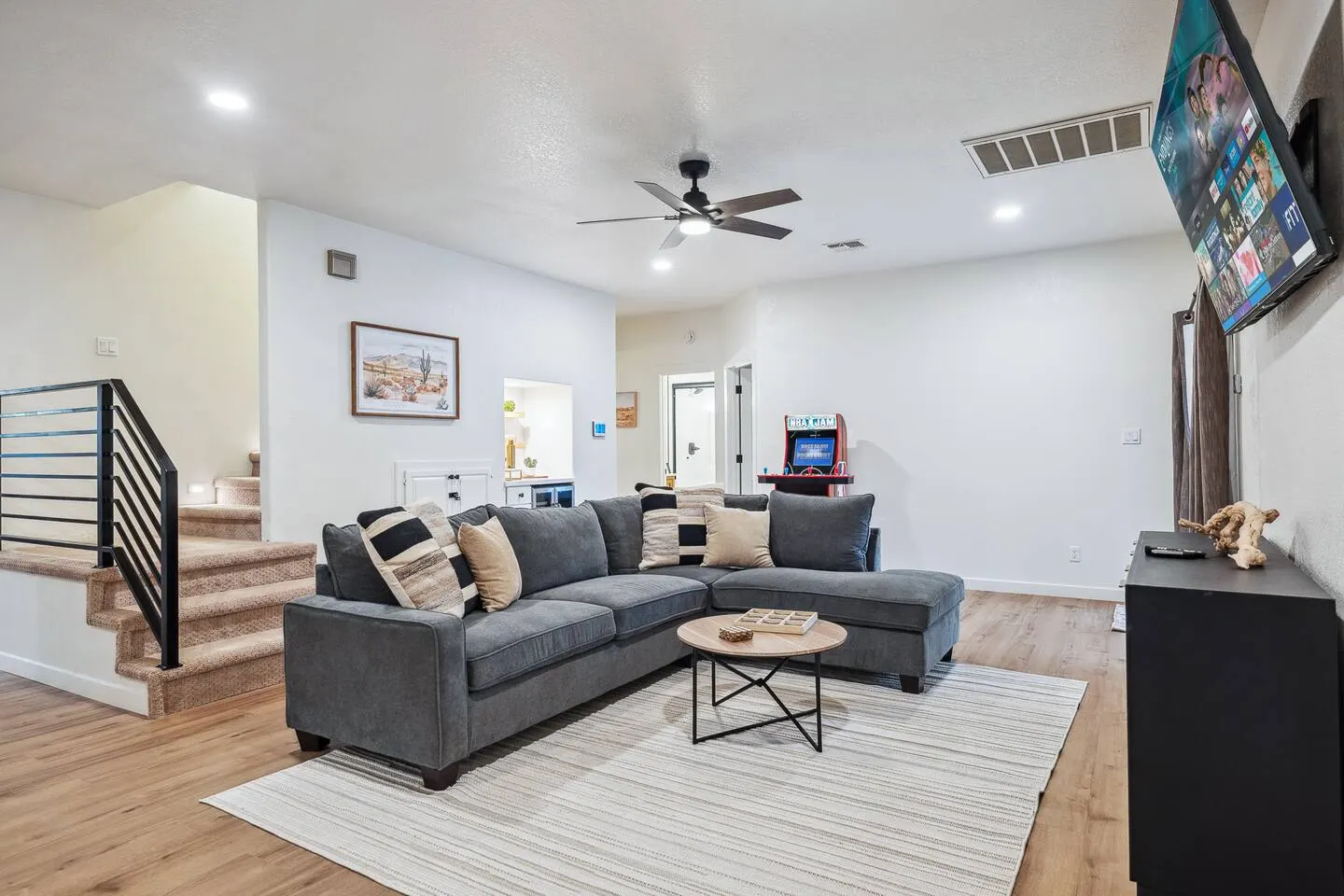 5bd Sleeps 16 Minutes to Laughlin Remodeled 12