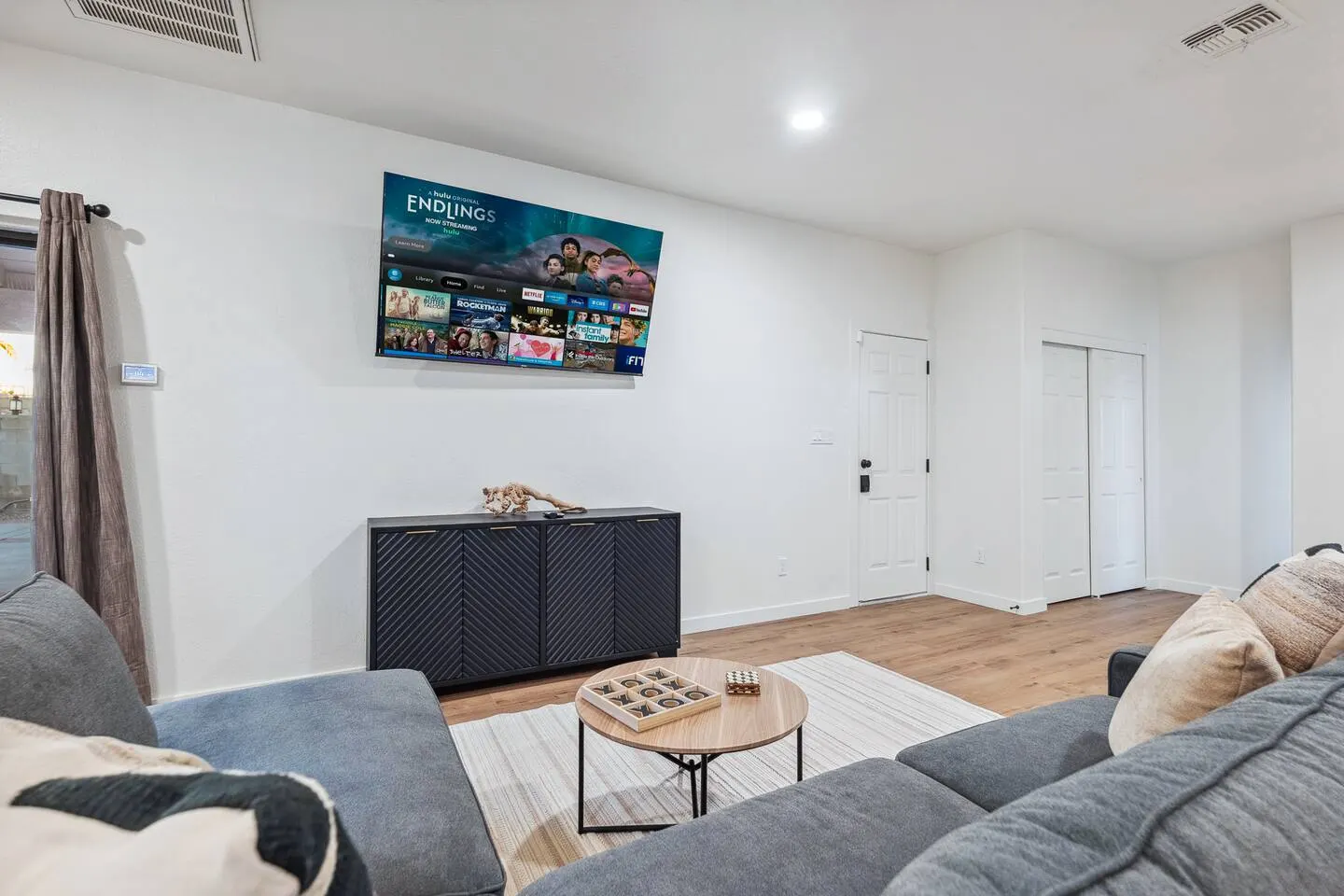 5bd Sleeps 16 Minutes to Laughlin Remodeled 13