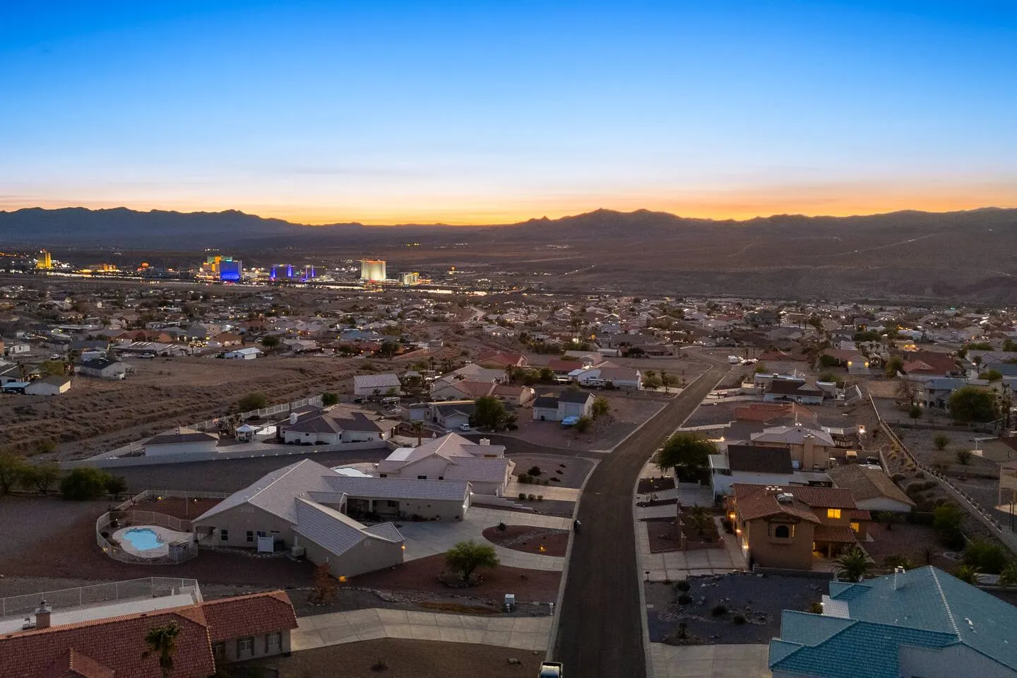 5bd Sleeps 16 Minutes to Laughlin Remodeled 3