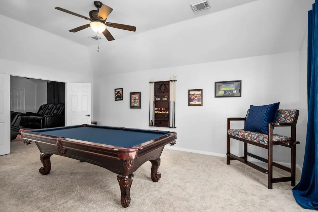 Cypress 4BR Retreat, Sleeps 20 Pool, Hot Tub, Theater - Houston 4