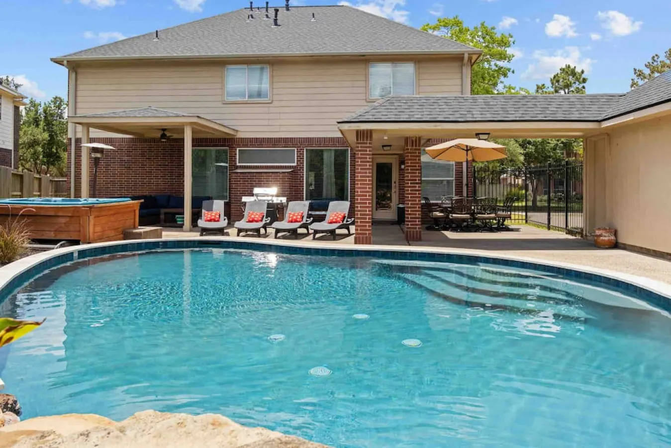 Cypress 4BR Retreat, Sleeps 20 Pool, Hot Tub, Theater - Houston 6