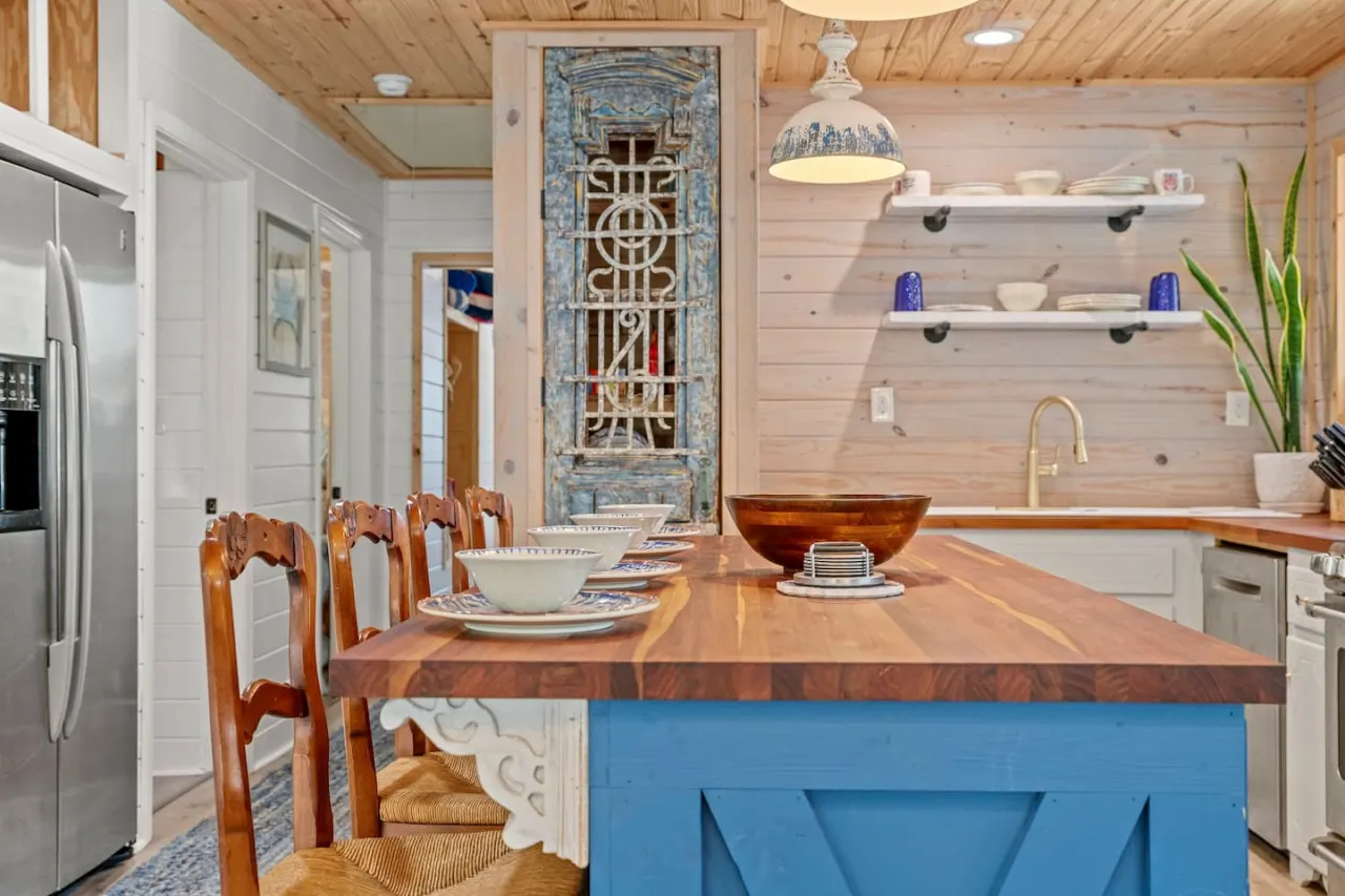 Lost Pearl Charming Historic Home w/ Private Beach Access 14