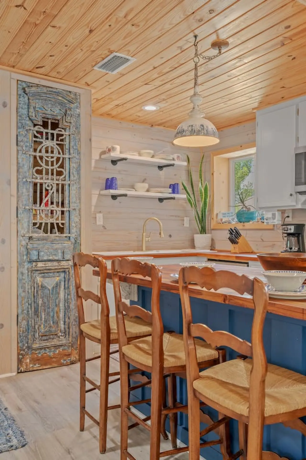 Lost Pearl Charming Historic Home w/ Private Beach Access 16