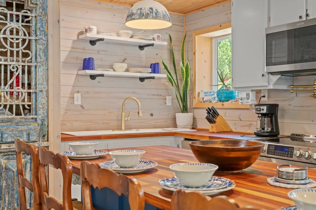 Lost Pearl Charming Historic Home w/ Private Beach Access 18