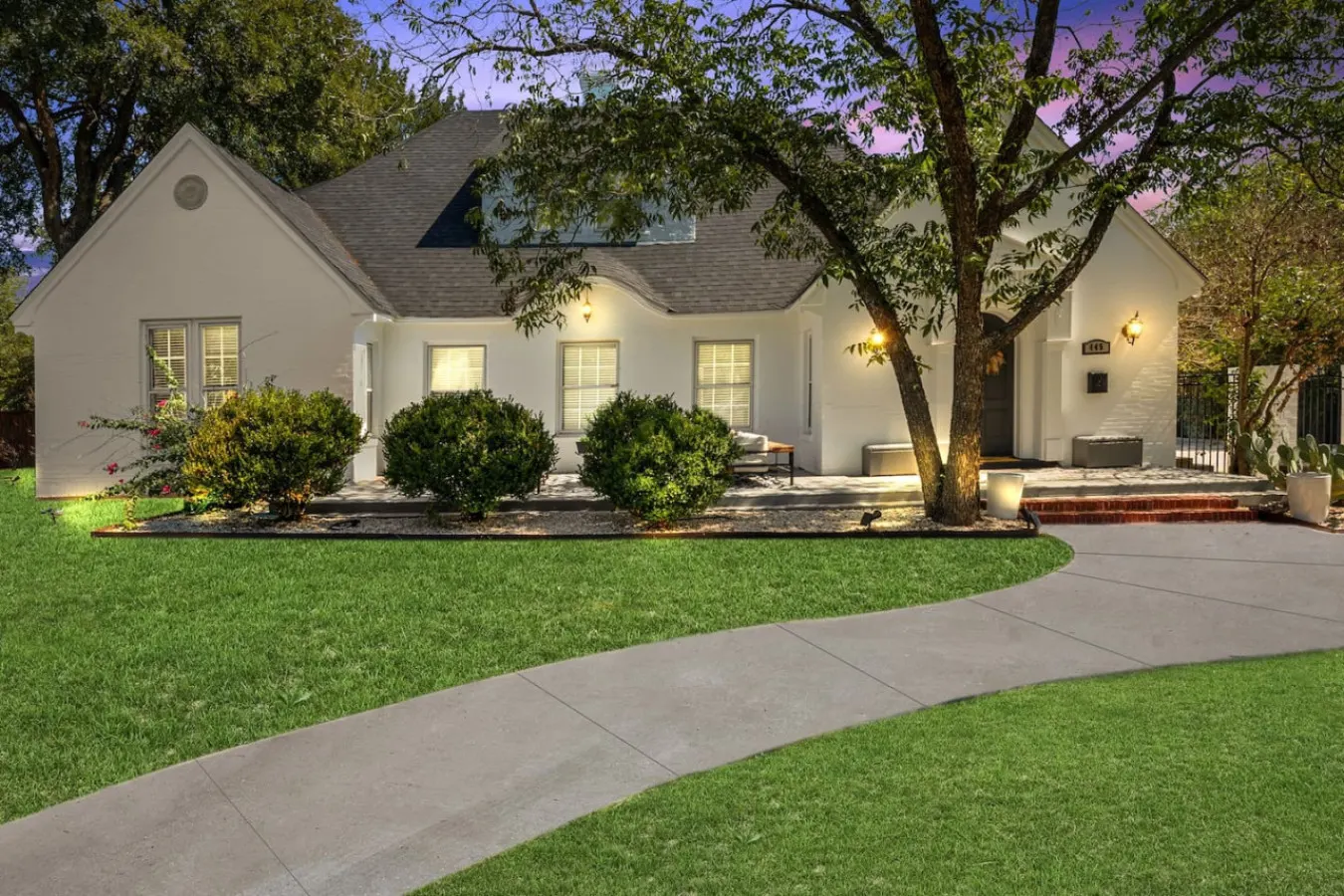Historic Venue 1925 | Sleeps 10 + Pool