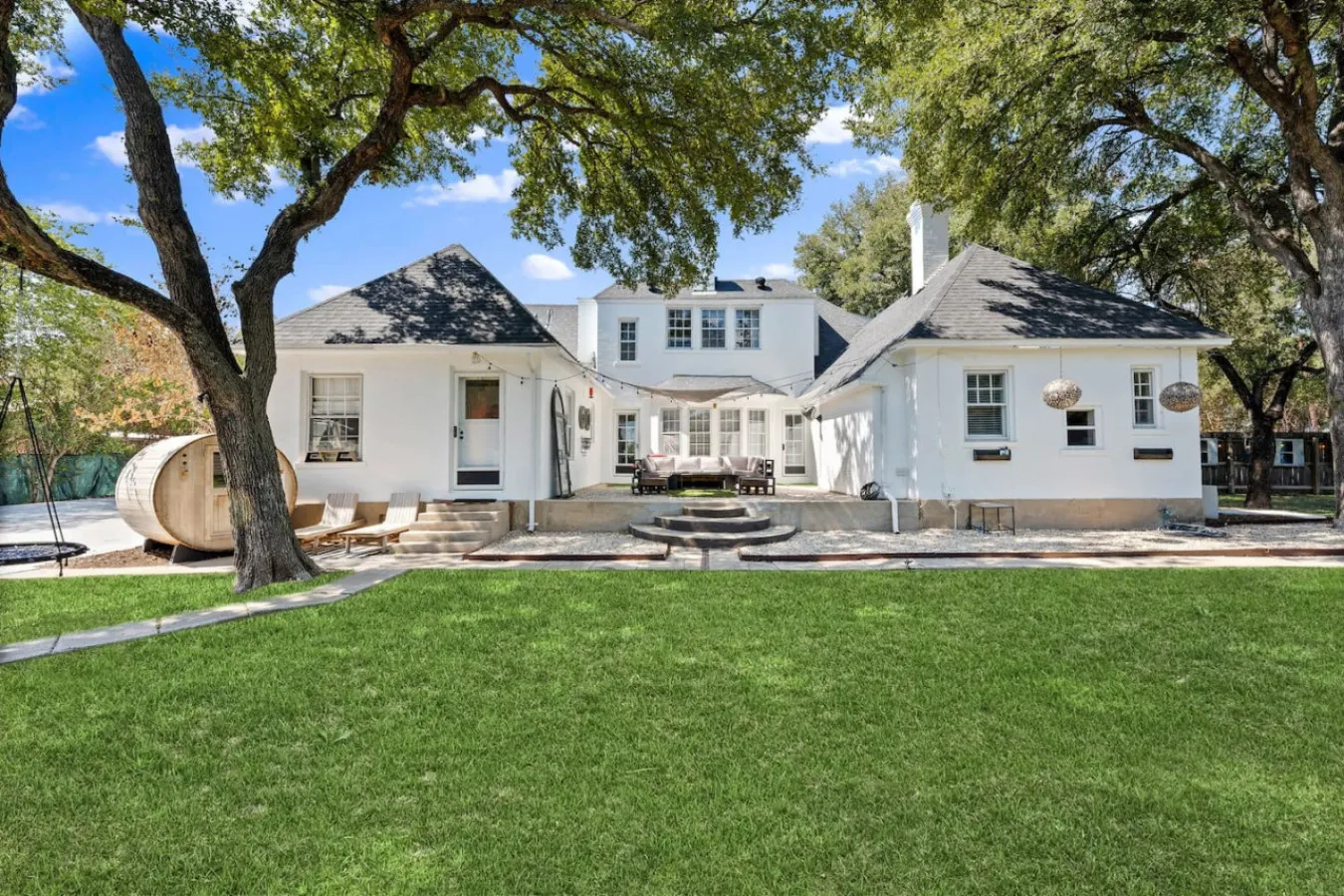 Historic Venue 1925 Sleeps 10 + Pool 9