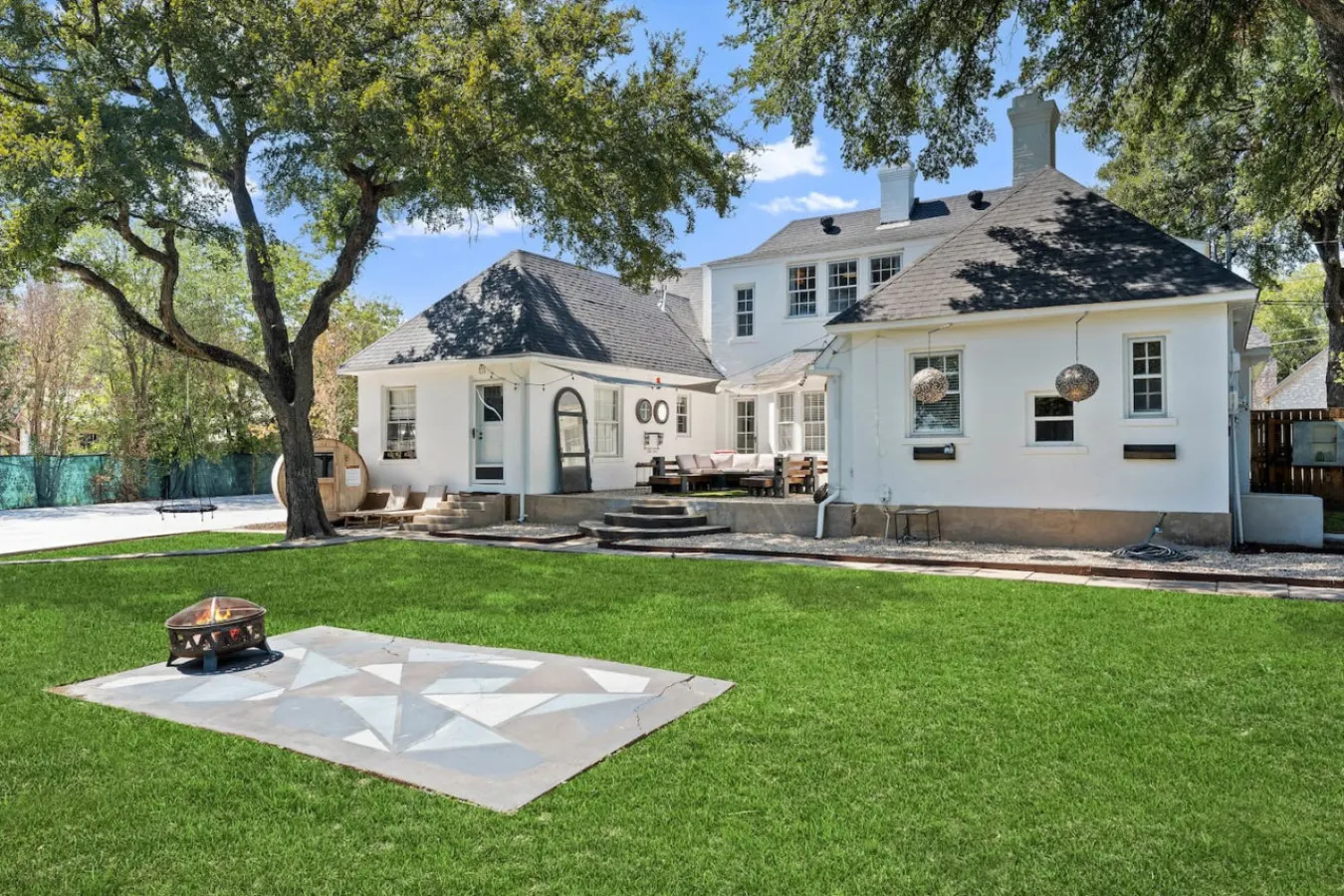 Historic Venue 1925 Sleeps 10 + Pool 11