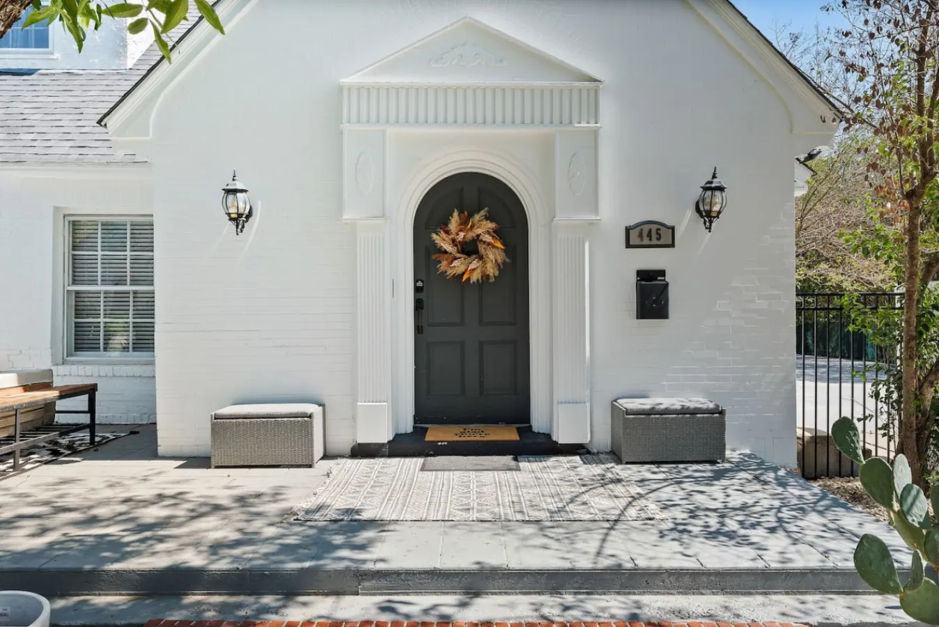 Historic Venue 1925 Sleeps 10 + Pool 12