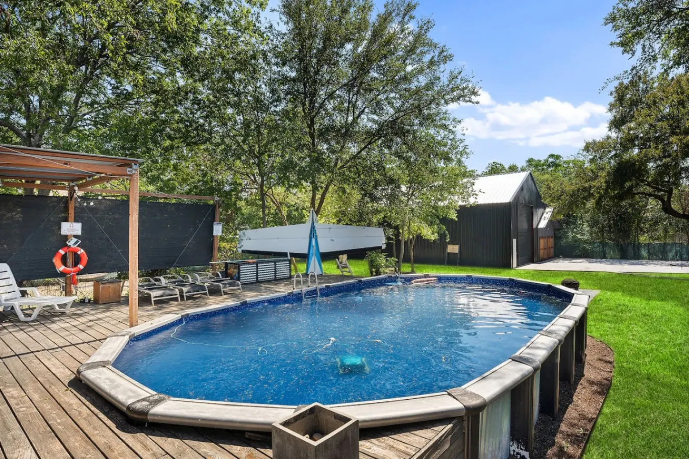 Historic Venue 1925 Sleeps 10 + Pool 16
