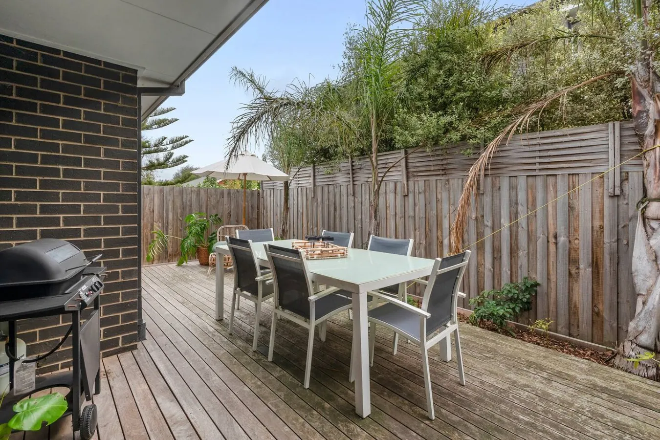 Geelong West 2BR Garage Near Pakington Street 13