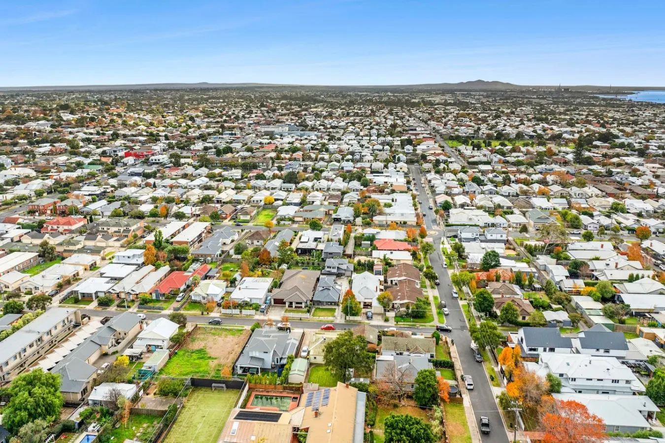 Geelong West 2BR Garage Near Pakington Street 18