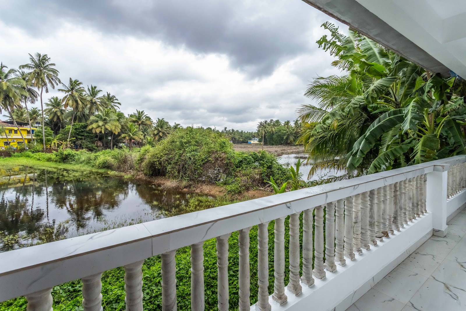 Mangrove Villa by the river 1