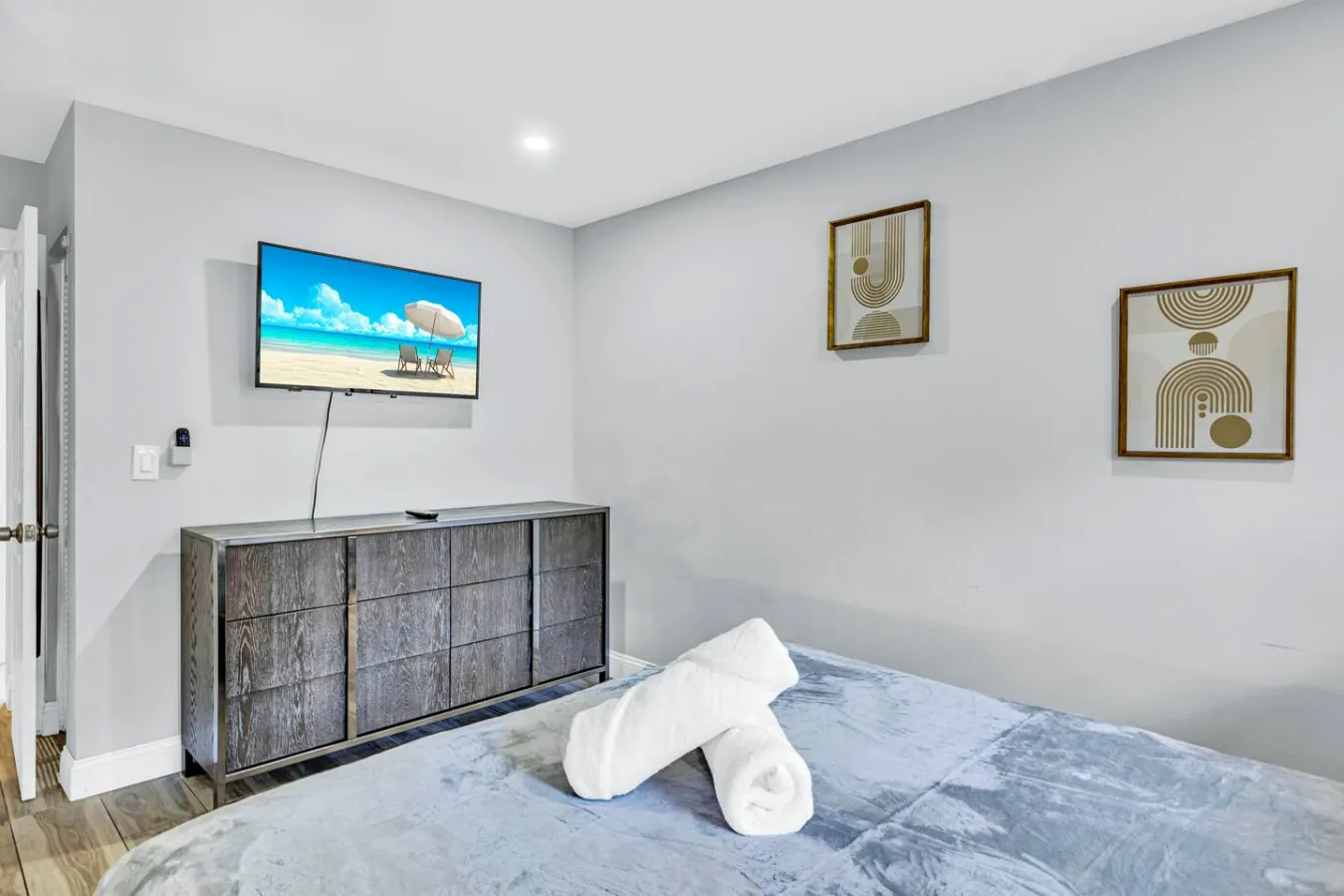 Palm Paradise Retreat -Heated Pool East Delray 4/3 13