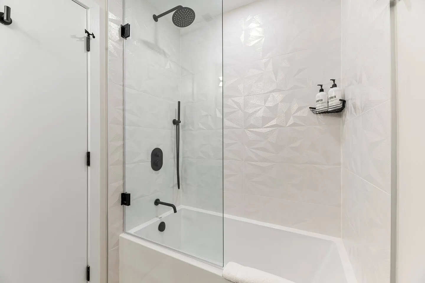 Beautifully remodeled, Perfect for large groups 11