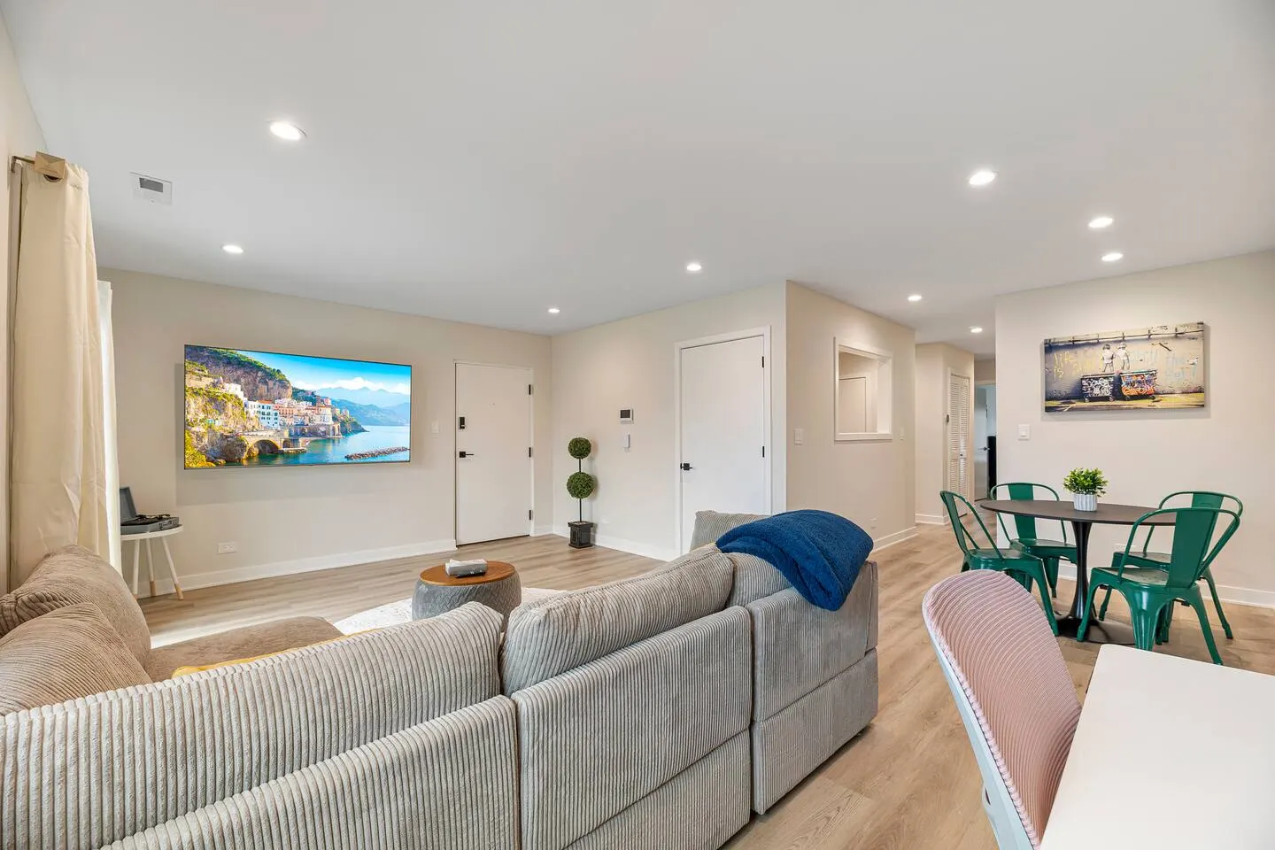 Beautifully remodeled, Perfect for large groups 17