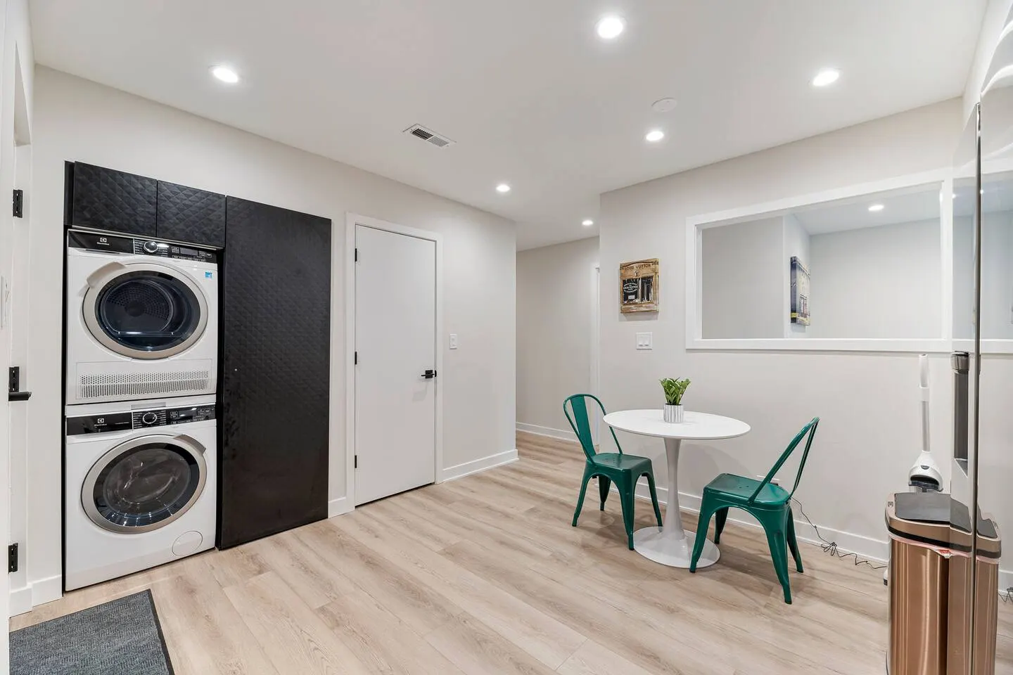Beautifully remodeled, Perfect for large groups 5