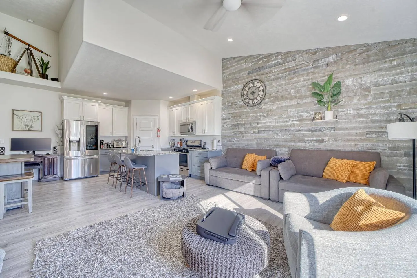 Jolly Rancher Suite | King Bed | Fenced Yard