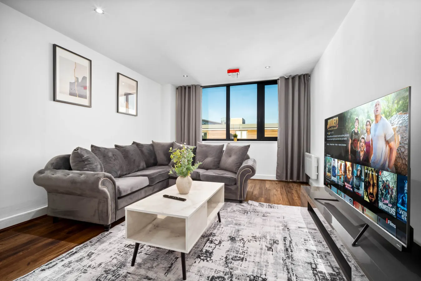 Stylish 2 Bedroom Apartment - City Centre - Netflix - Fast WiFi 7
