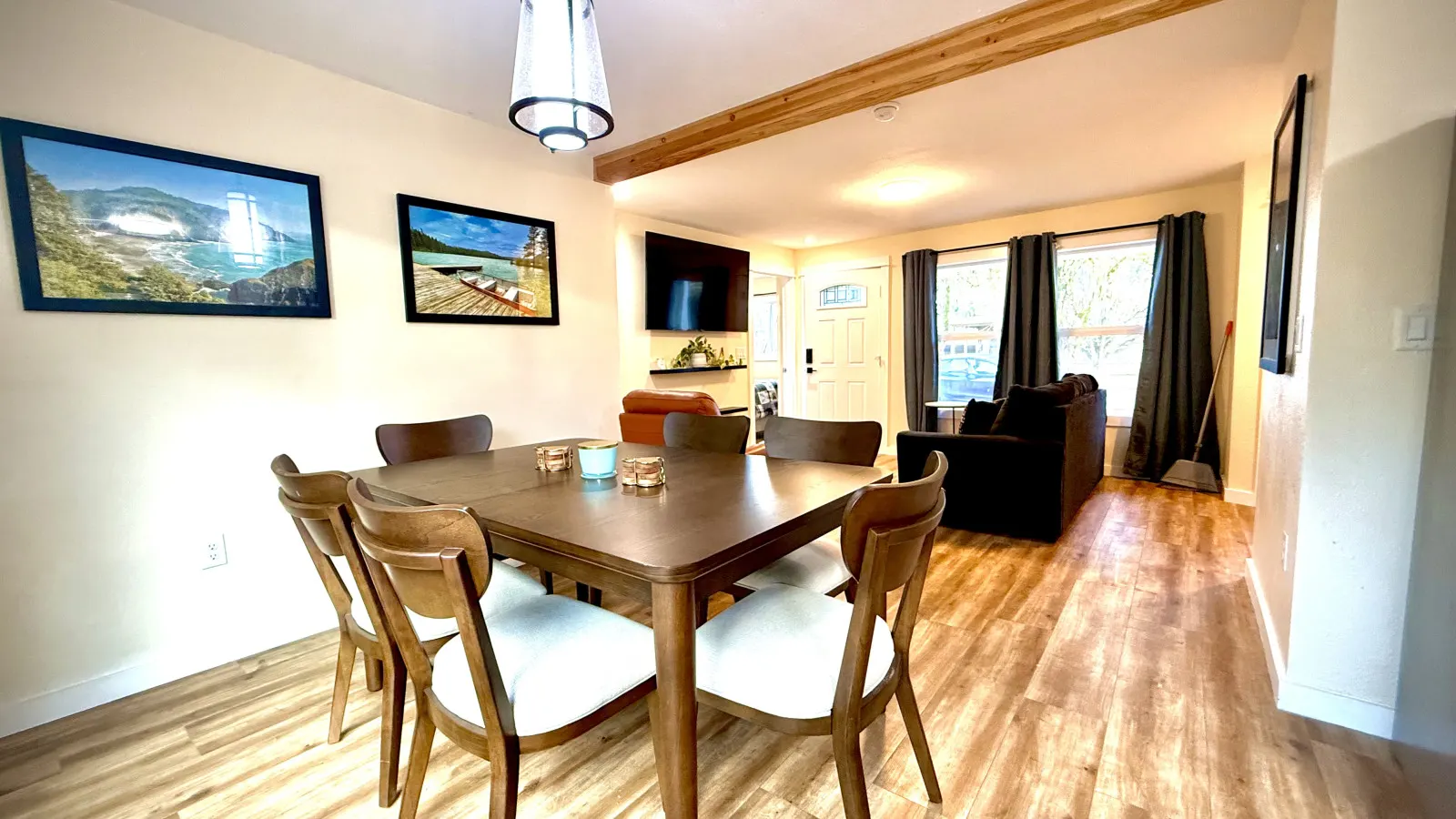 Eugene / Springfield Vacation Home 3 bedroom - 2 bath. Easy Access 14