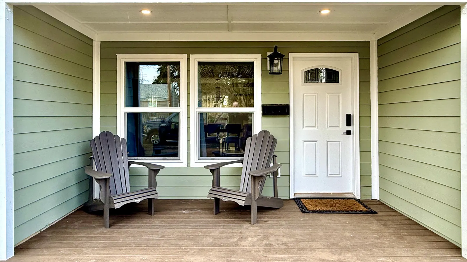 Eugene / Springfield Vacation Home 3 bedroom - 2 bath. Easy Access 3