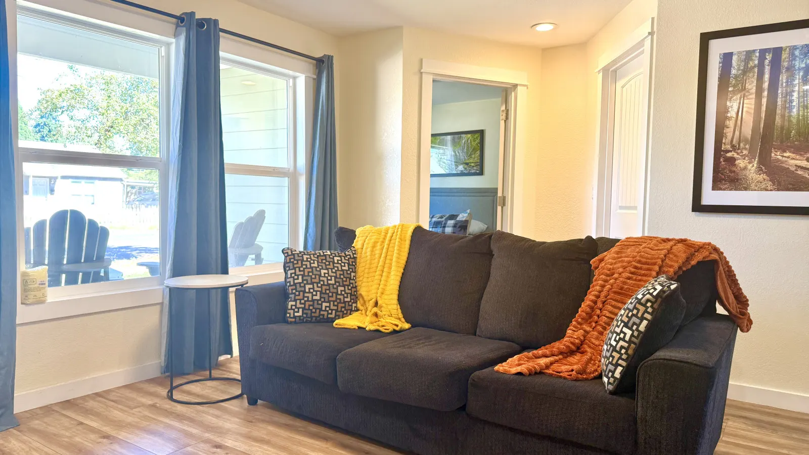 Eugene / Springfield Vacation Home 3 bedroom - 2 bath. Easy Access 5