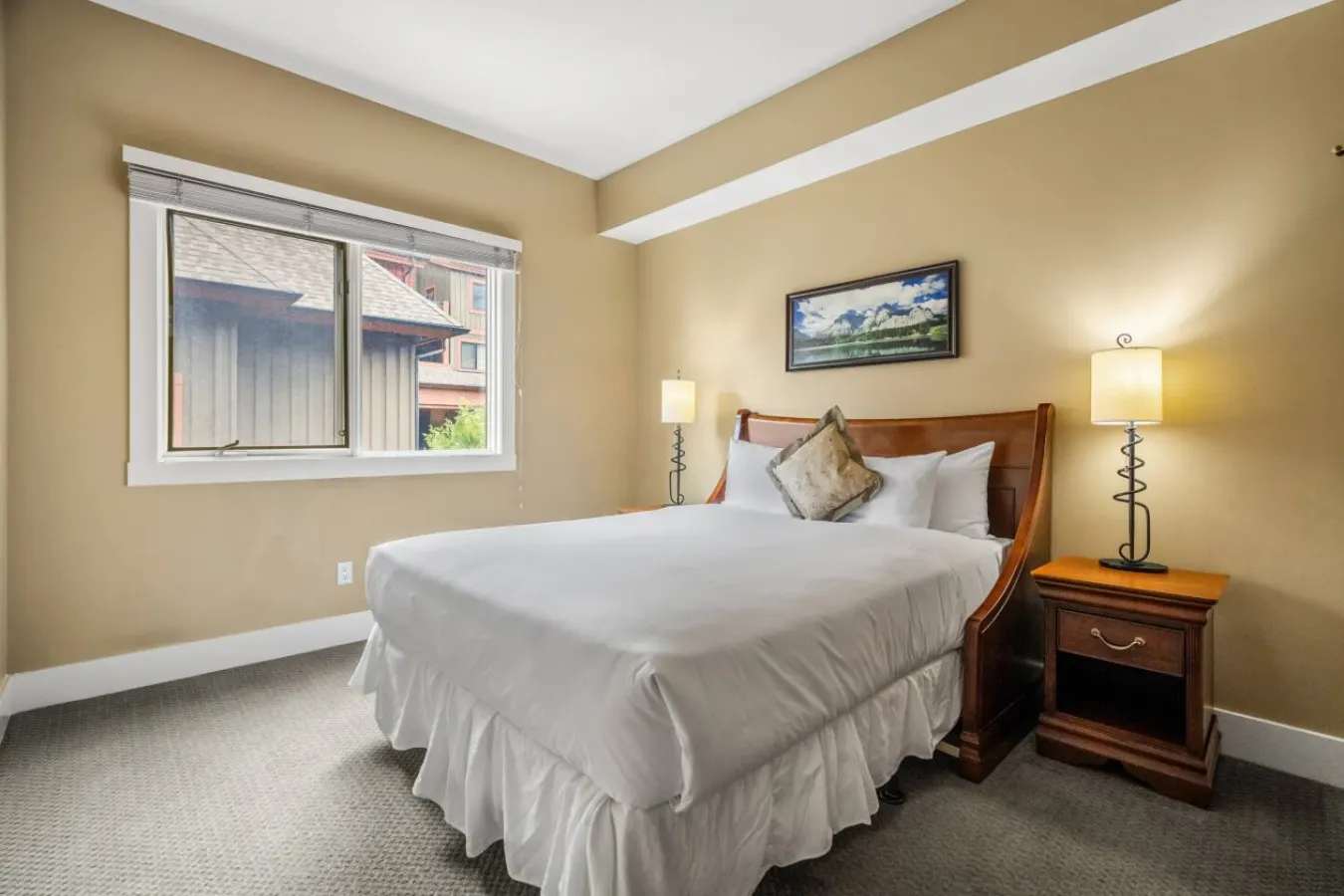 Stylish Rockies Escape King Suite, Patio 15